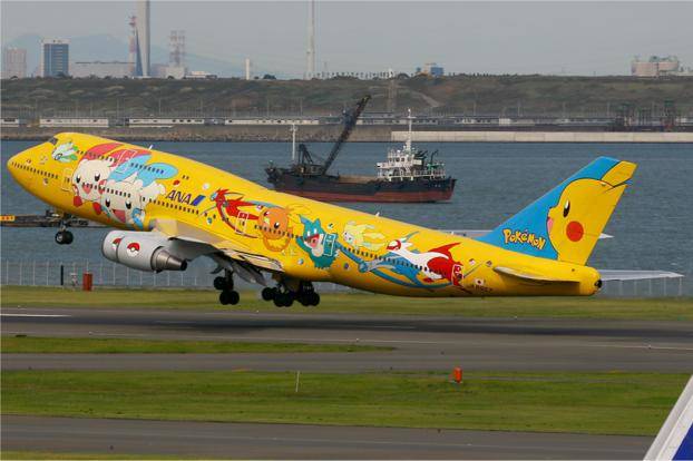 All_Nippon_Airways_Boeing_747-400_yellow_pokemon_622x414