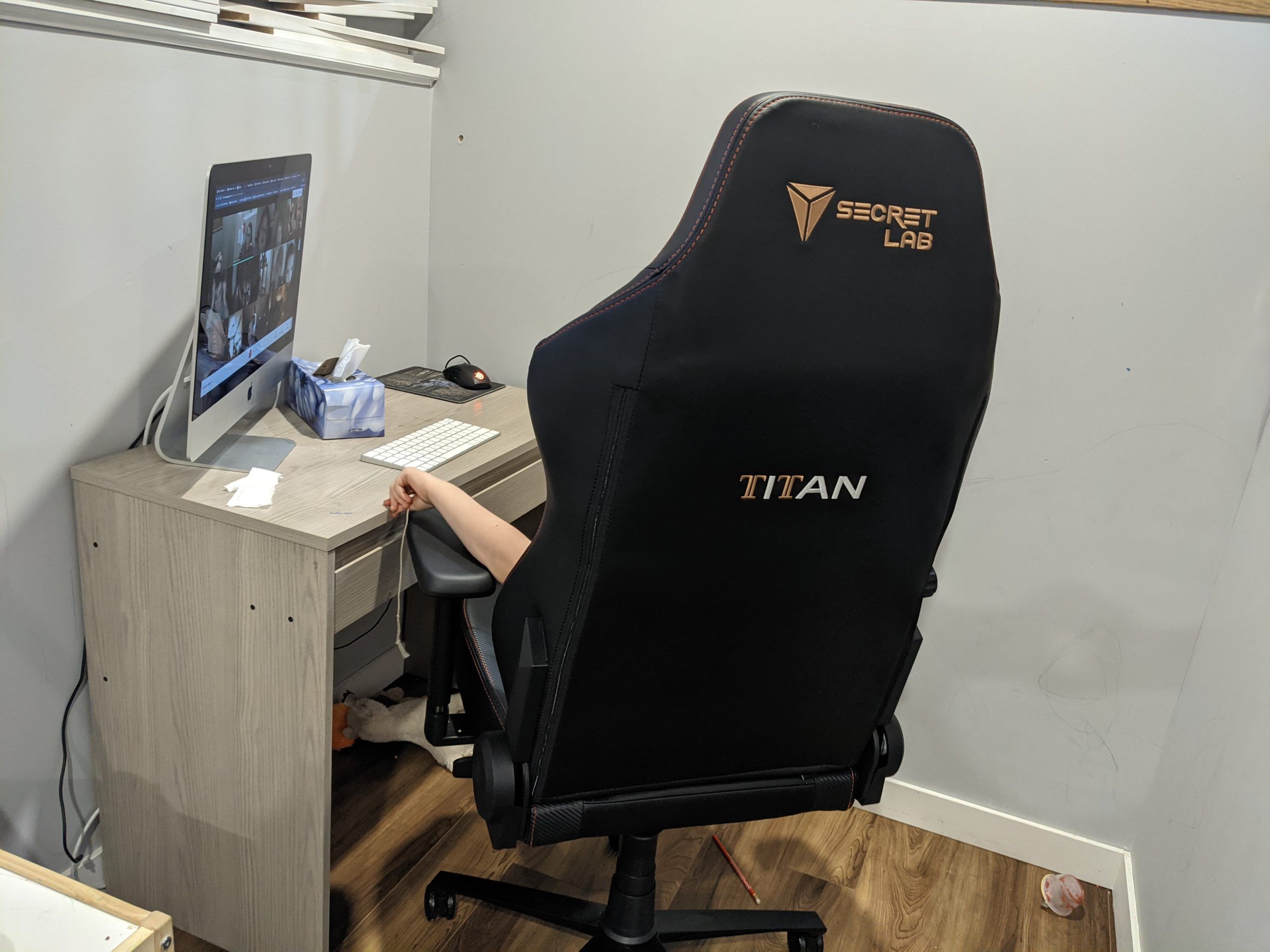 Secretlab Gaming Chairs & Gaming Desk